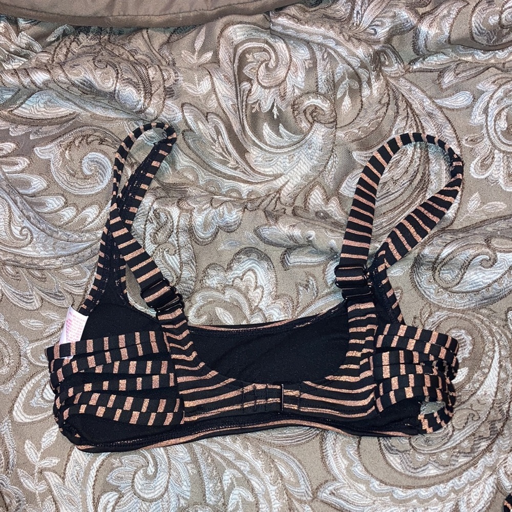 Swimsuit - Picture 2 of 4